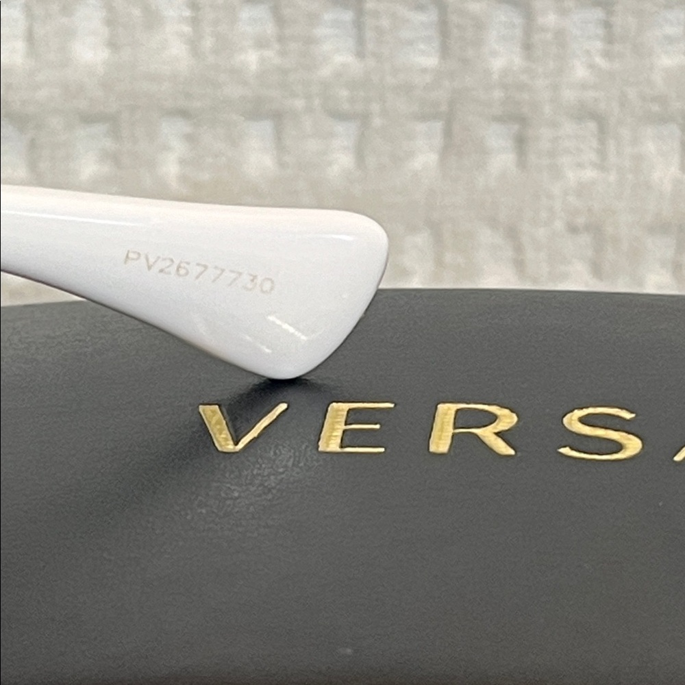 Versace White And Gold Sunglasses - Picture 9 of 11